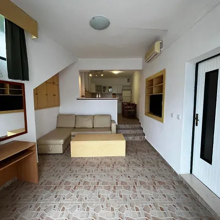 Family With A Beautiful Terrace Apartmán