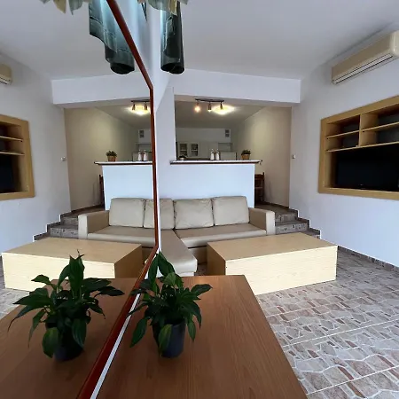 Apartmán Family With A Beautiful Terrace