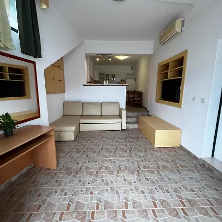 Family With A Beautiful Terrace Apartmán *